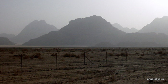 ...Закат мы тоже встретили в каньоне. Пустыня Вади Рам, Иордания