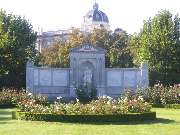 Народный сад (Volksgarten) Вена, Австрия