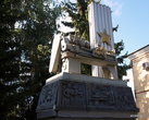 Памятник Токарному станку