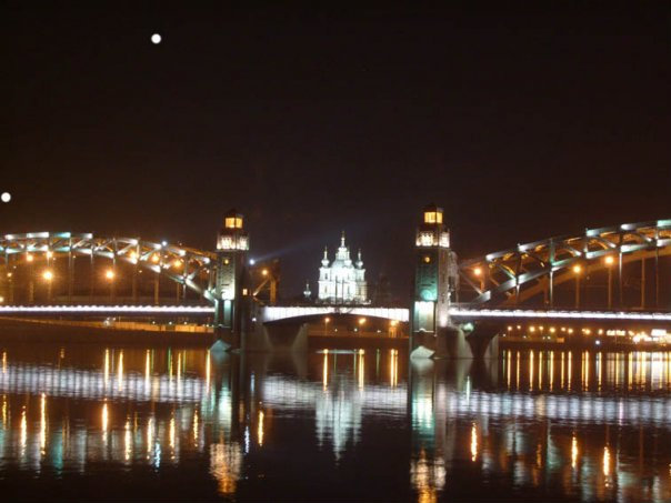 Большеохтинский мост ночью Санкт-Петербург, Россия