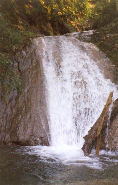 10 водопад — 4 м Сочи, Россия