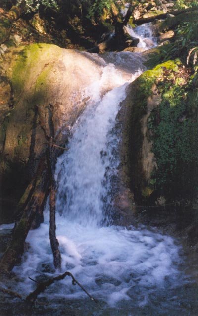 32 водопад — 2 м Сочи, Россия