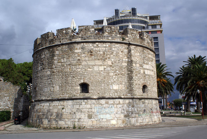 Крепостная башня на углу крепостной стены в Дурресе Дуррес, Албания