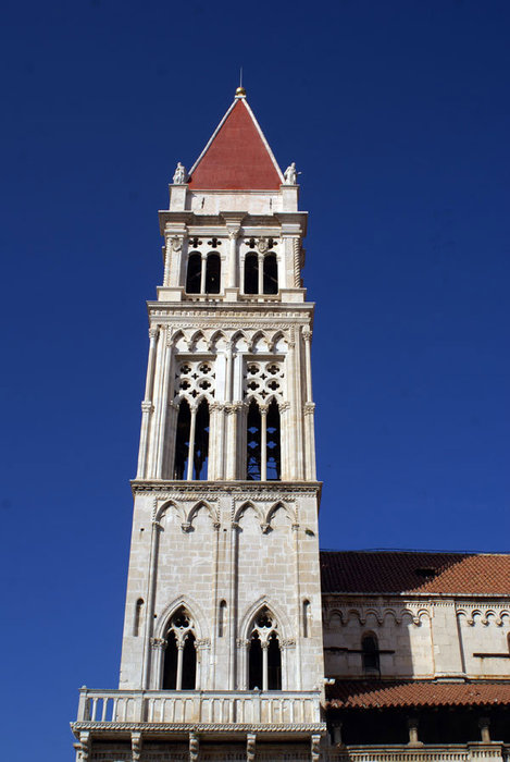 Колокольня собора в Трогире Далмация, Хорватия