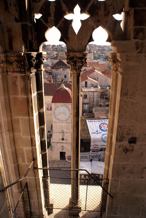 Вид на Трогир из колокольни собора Далмация, Хорватия