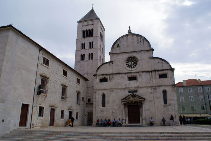 Старый собор и колокольня в Задаре Далмация, Хорватия