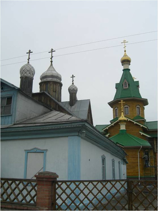 Вход на территорию был закрыт, поэтому удалось сфотографировать церковь лишь частично Бердск, Россия