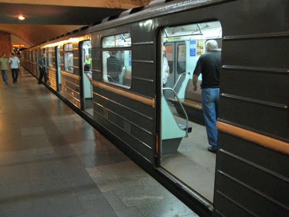 Состав метро состоит из трех вагонов Тбилиси, Грузия