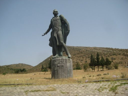 Памятник на выезде из Тбилиси в сторону Гори Грузия