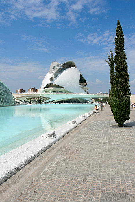Музей искусств с другой стороны. Валенсия, Испания