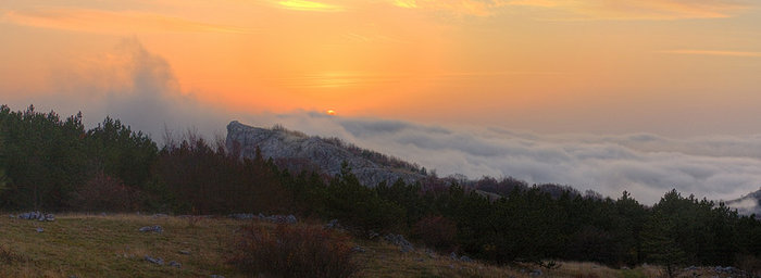 Закат в горах Республика Крым, Россия
