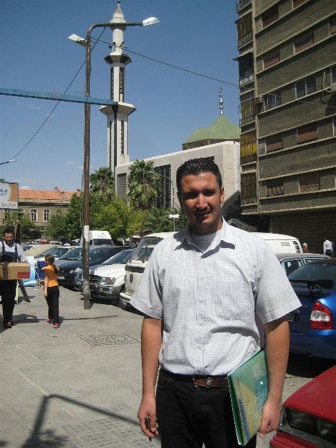 Это Али, у которого я жил 2 дня Дамаск, Сирия