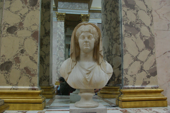 Лувр - музей всех музеев: скульптура и интерьер Париж, Франция