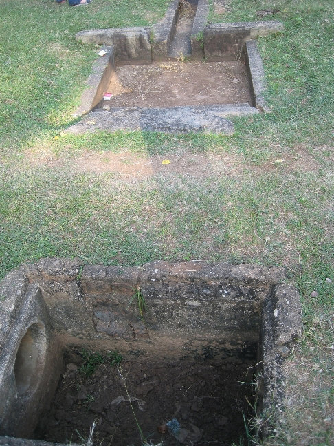 Система очистки воды, которая поступала в бассейн. Анурадхапура, Шри-Ланка