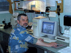 Радиоинженер Владимир Соколов на своем рабочем месте