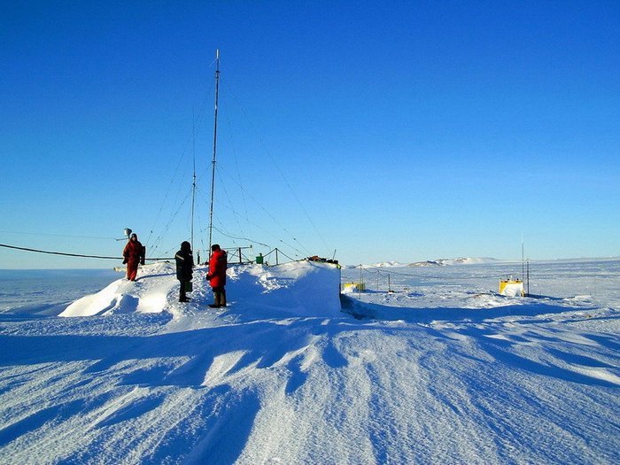 Антарктические будни. Прежде чем выйти в радиоэфир, нужно откопать радиостанцию Рыбинск, Россия