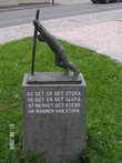 Экспрессивный памятник, но вот подпись сугубо на норвежском...
