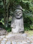 Статуя Харубана — покровителя острова