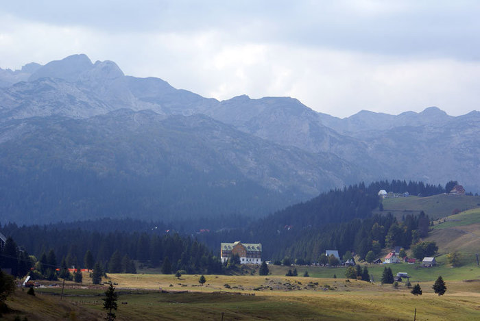 Вид на горы из поселка Жабляк Национальный парк Дурмитор, Черногория
