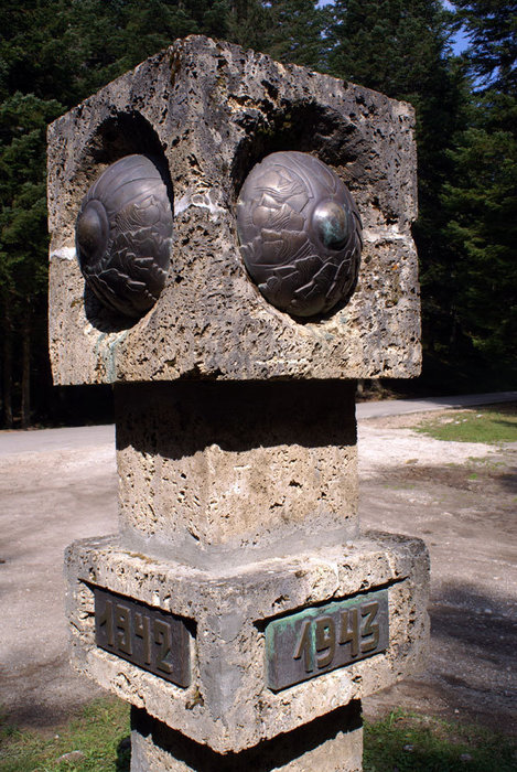 Памятник партизанам Национальный парк Дурмитор, Черногория