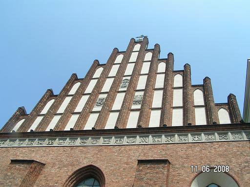 Верхняя часть фасада собора Варшава, Польша
