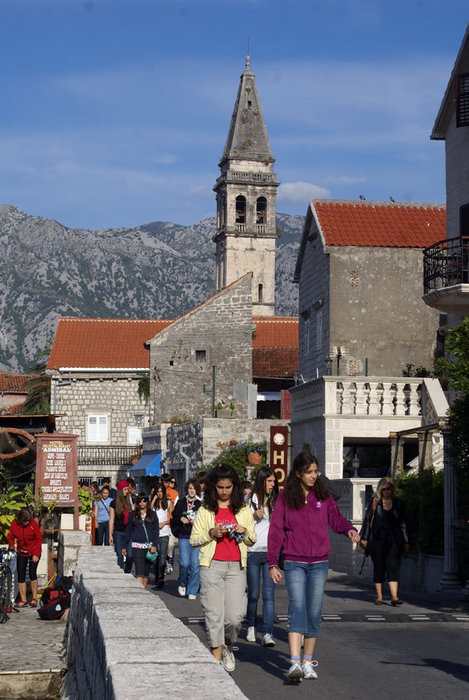 Туристы в Перасте Пераст, Черногория