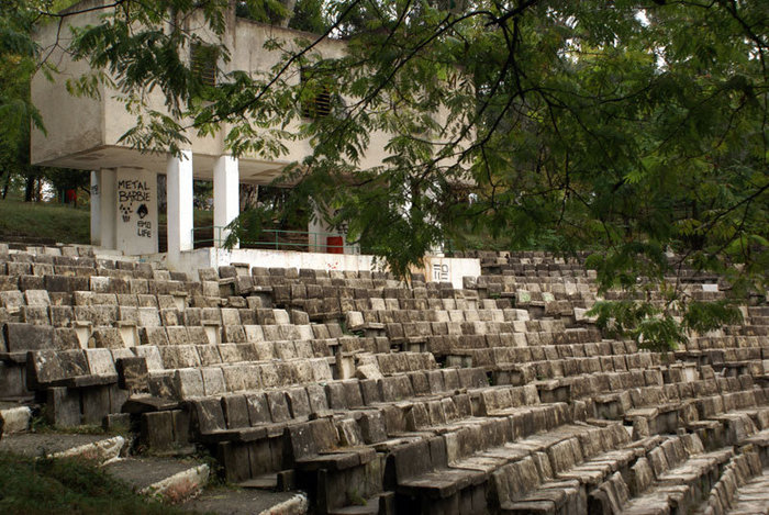 Летний театр в парке Тирана, Албания