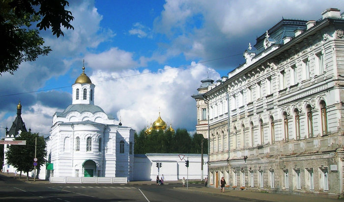 Вид на монастырь с улицы Симановского Кострома, Россия