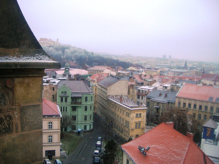 На заднем плане слева замок Брно, Чехия