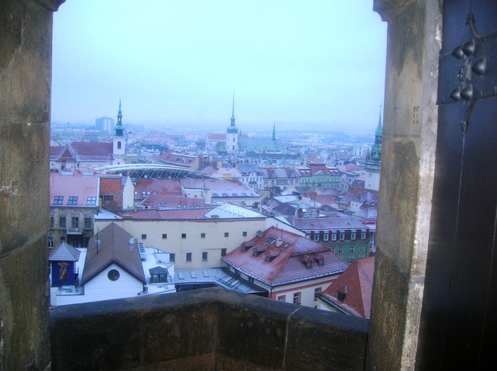 Город в проёме окна Брно, Чехия