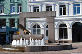 Ну и напоследок что попроще — памятник в историческом центре города, указывающий место, где по легенде король Кристиан приказал начать строительство Осло.