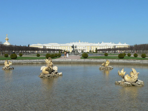 Вид на дворец из Верхнего парка