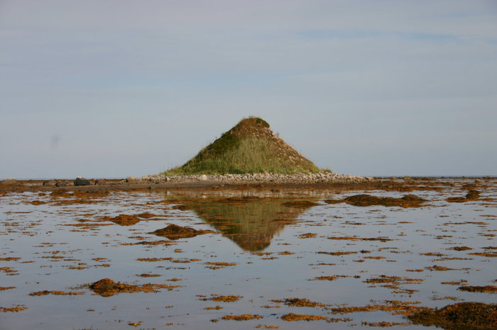 Морская Пирамида острова Анзер. Вид с Запада во время отлива Кемь, Россия