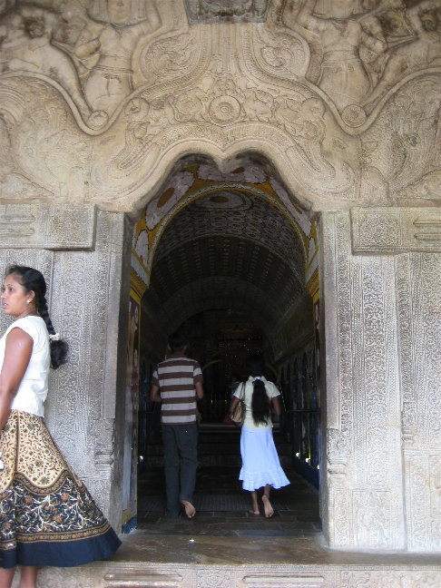 Храм зуба Будды Канди, Шри-Ланка