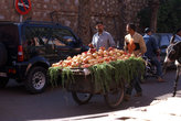 Торговцы с тележкой в Марракеше