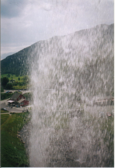 Водопад Стейнсдалсфоссен Норхеймсунн, Норвегия