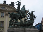 Скульптурная группа Святого Георгия, состоит из двух частей: конной статуи Святого, убивающего дракона, и коленопреклоненной принцессы.
Старый город, Стокгольм
