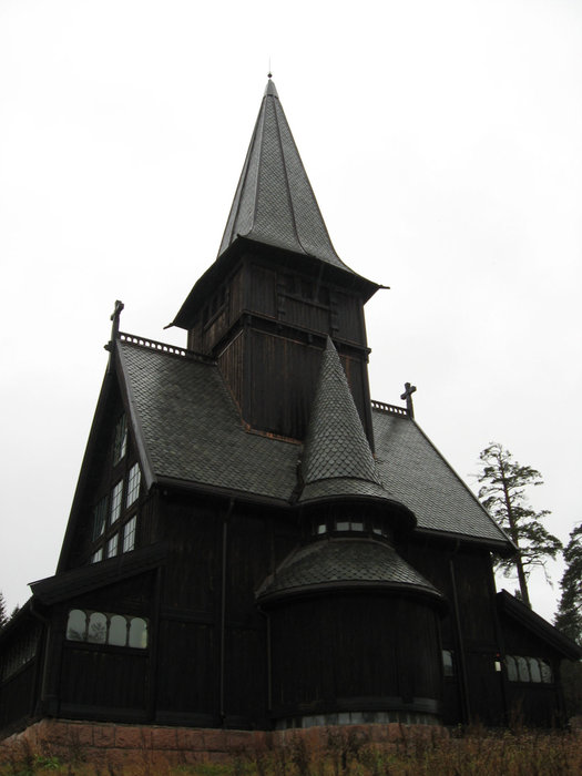 Одна из самых старых деревянных церквей из существующих сейчас, появилась в начале XII века.
Раньше в Норвегии было не менее 750 таких церквей, а теперь осталось 28. Осло, Норвегия