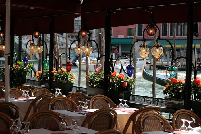 ресторан на Гранд канале Венеция, Италия