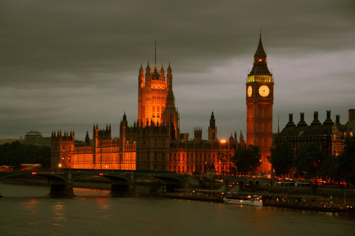 здание Парламента ночью Лондон, Великобритания