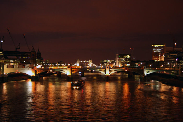 Темза ночью Лондон, Великобритания