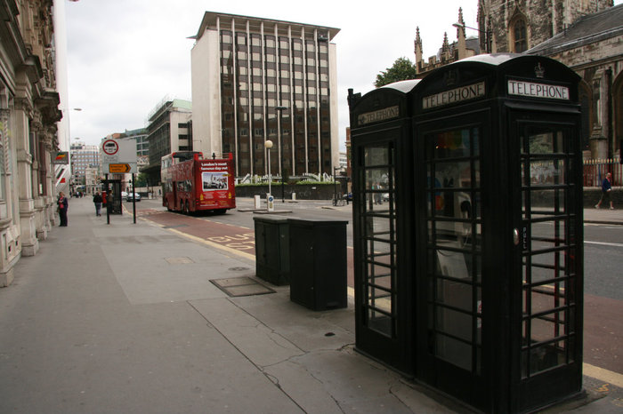 черные телефонные будки Лондон, Великобритания