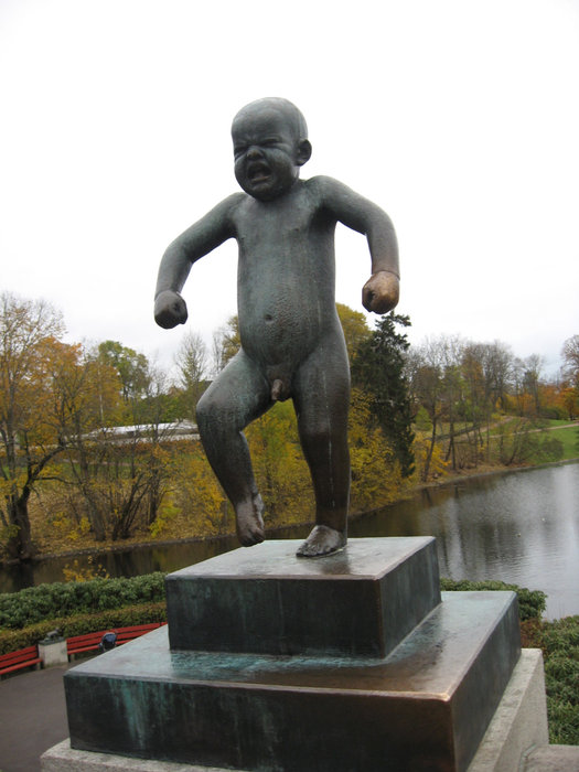 символ Норвегии — маленький капризный мальчик Осло, Норвегия