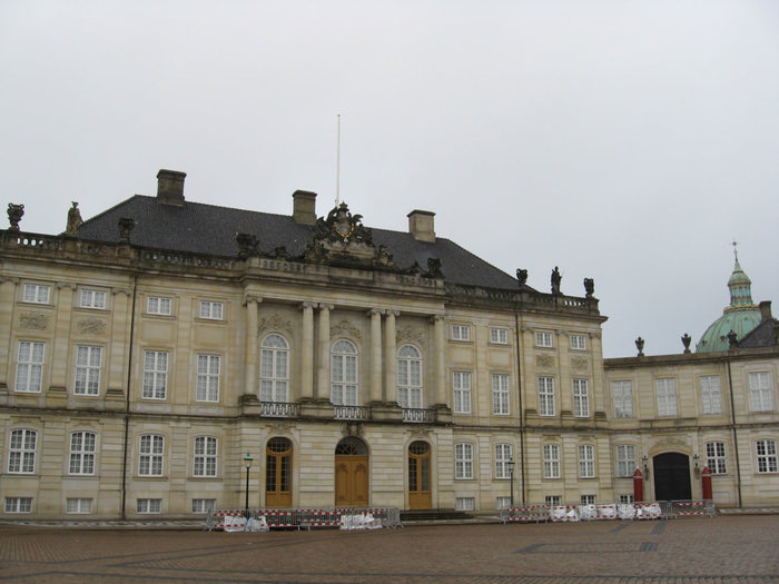 Королевский Дворец Амалиенборг — Копенгагенская резиденция королевской семьи Копенгаген, Дания