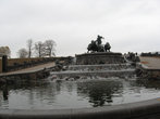 Самый большой фонтан Копенгагена Гефион, названный по имени скандинавской богини.