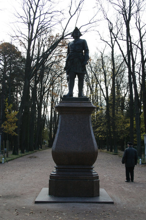 Памятник Петру 1 Петергоф, Россия