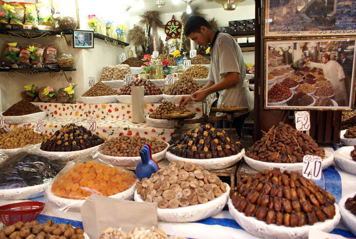 Продавец сухофруктов Фес, Марокко