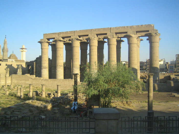 колонны Луксорского храма Луксор, Египет