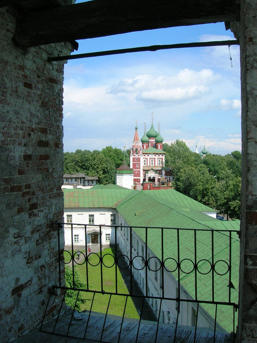 Спасо-Преображенский монастырь: вид с колокольни Ярославль, Россия