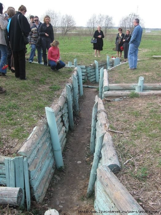 А это один из трех сохранившихся окопов, из которых герои защищали Родину. Волоколамск, Россия